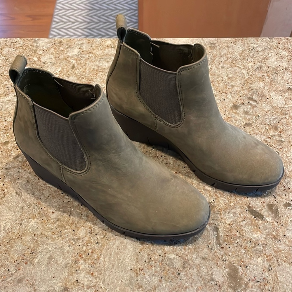 Cliffs by White Mountain Wedge Bootie